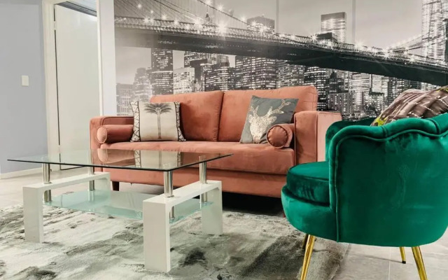 Southbank Modern Luxe Apartment