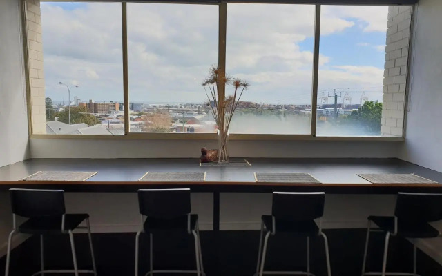 Apartment 201 - Fremantle studio apartment with ocean and harbour views