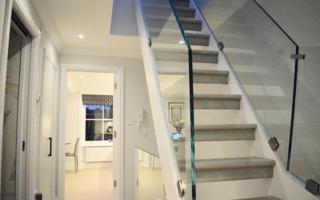 Luxurious 2 Bedroom Penthouse in Notting Hill