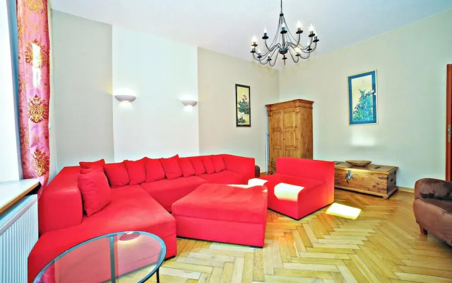 Red by Grand Apartments
