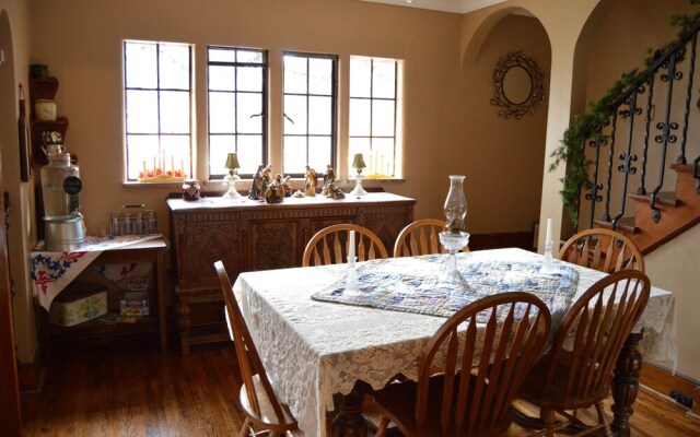 Maple Street Bed and Breakfast LLC