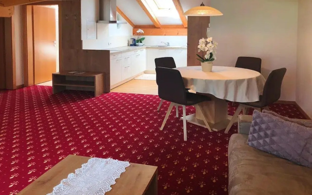 Residence Lahnhof, Laces