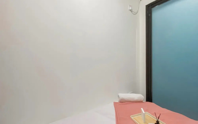 Comfort Look 2Br At Meikarta Apartment