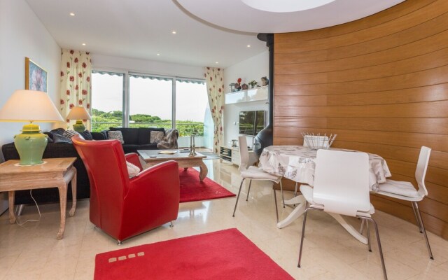 Atlantic Apartment