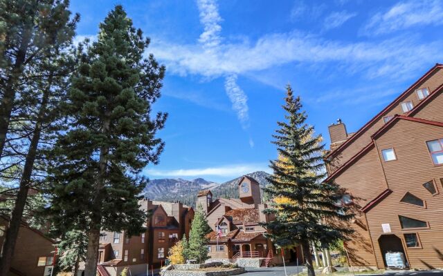Aspen Creek 311 Walk to Eagle Lodge, Log Burning Fireplace, Great Complex Amenities by RedAwning