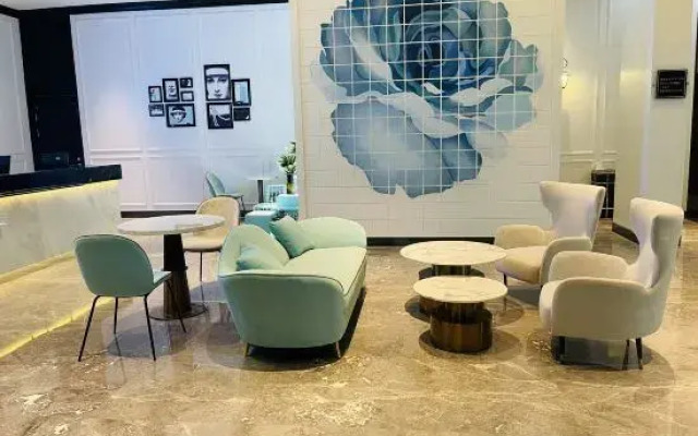 Xana Lite Hotel (Zhanjiang Haibin Dadao Jiangnan Shijia)