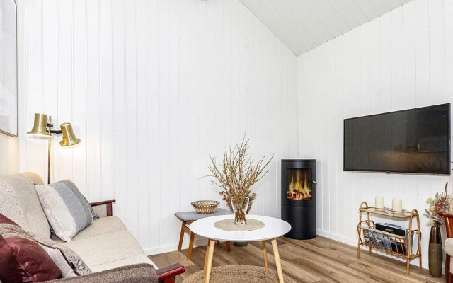 6 Person Holiday Home in Logstor