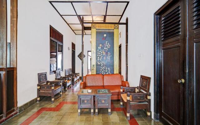 OYO 90676 Oryza Hotel