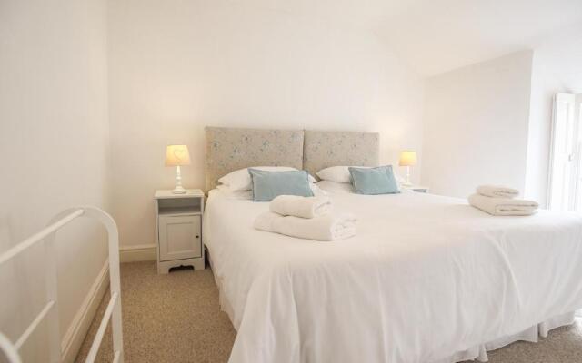 White Hart House, BURFORD