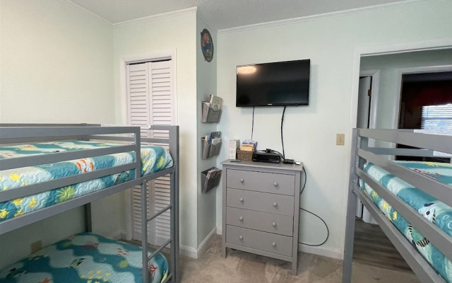 Tilghman's Nette 3 Bedroom Cottage by RedAwning