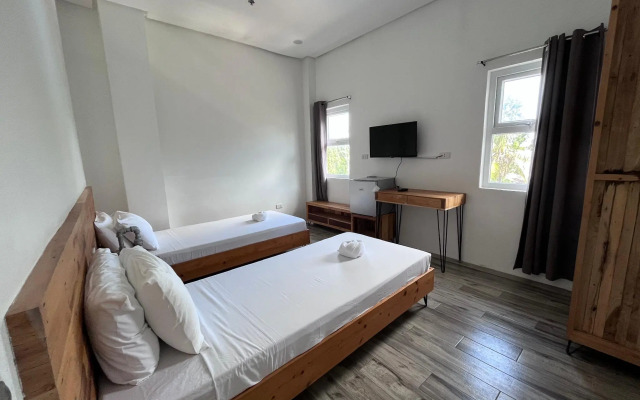 Blue Lagoon Inn & Suites