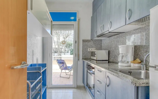 Apartment in Roses Near Sand Beach