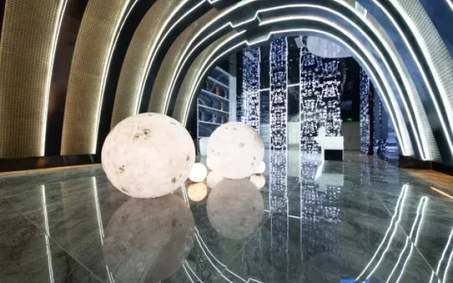 Xingwei Hotel (Leshan Jiaxing Road Food Street)