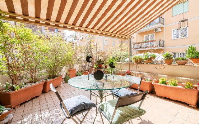 Beautiful Apartment in Roma With Wifi and 2 Bedrooms