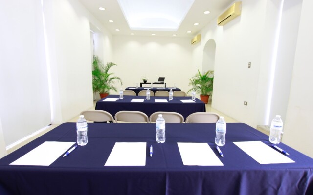 Hotel Embajadores