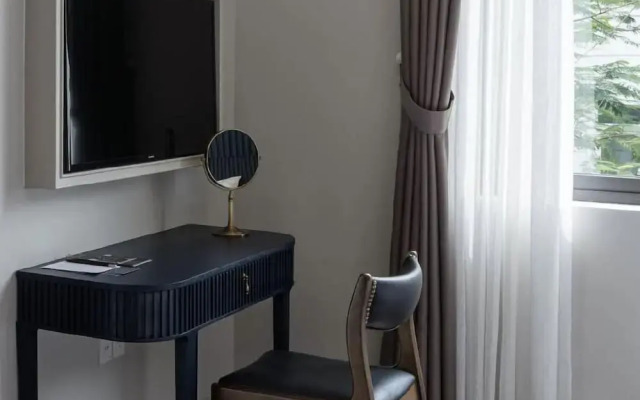 Charmaine's Hotel & Apartment