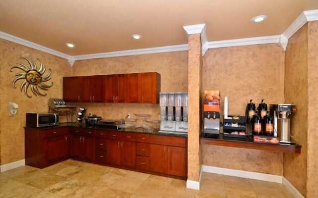 HiWay Inn Express of Broken Bow