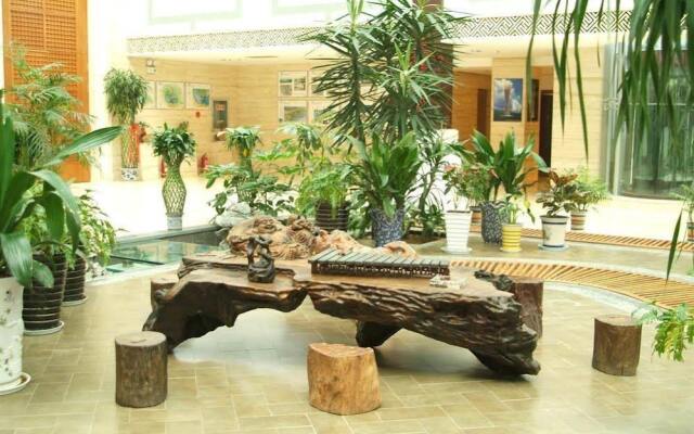 Shapotou Holiday Hotel