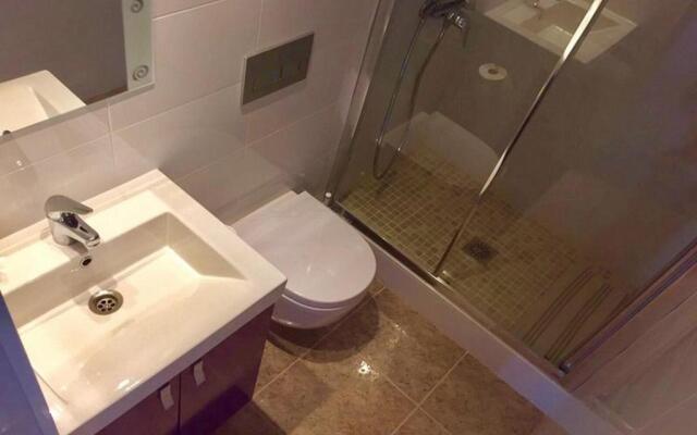 CALIFORNIA HOUSE IN CANYELLES by hlclub HUTB-15940