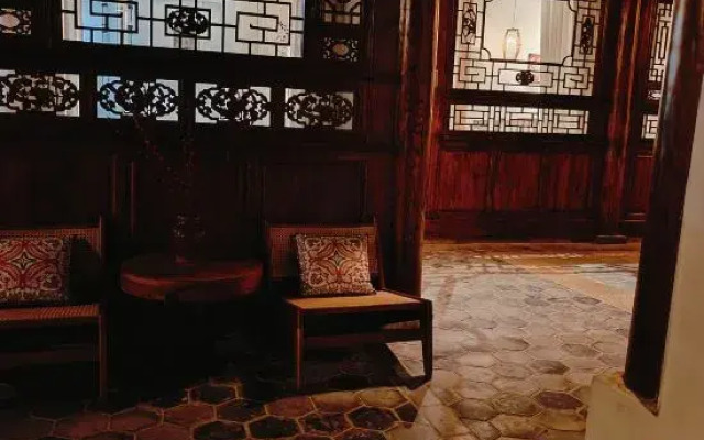 Shaxi Crescent Lake Homestay