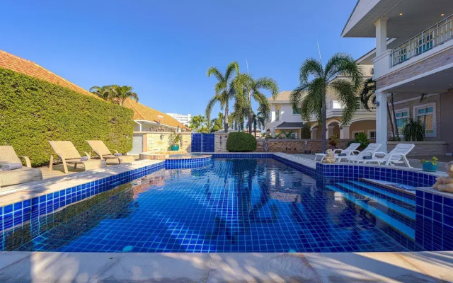 Luxurious 5-Bed Private Pool Villa - PV6