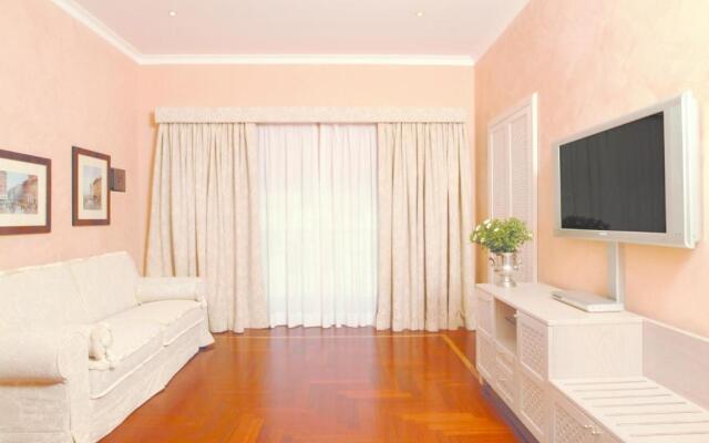 Colosseo Studio Suites