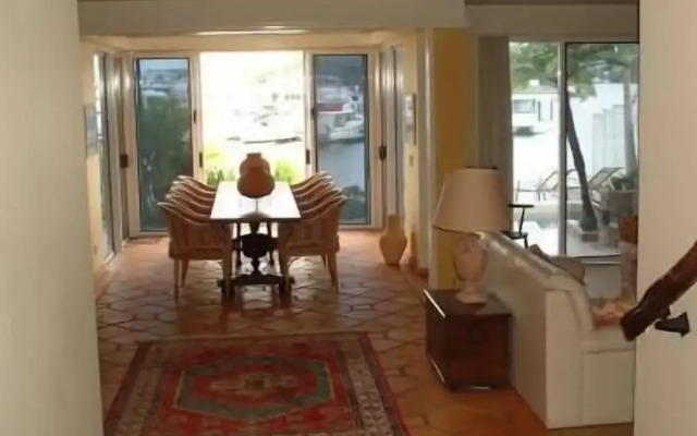 Sanctuary Cove Villas