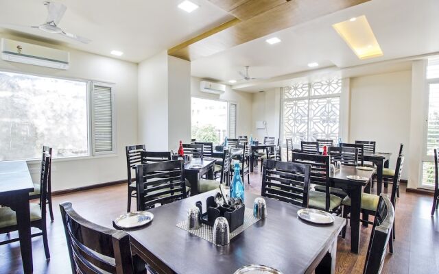 FabHotel The Royal CM Plaza