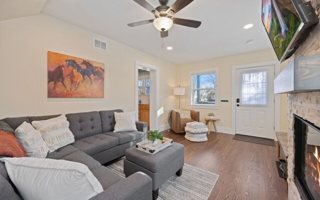 Cozy Home in Downtown Loveland W/ Free Bikes!