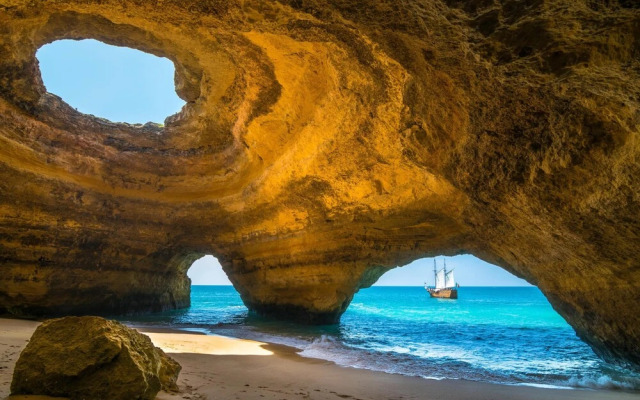 Aparts & Suites summer cascade Alvor