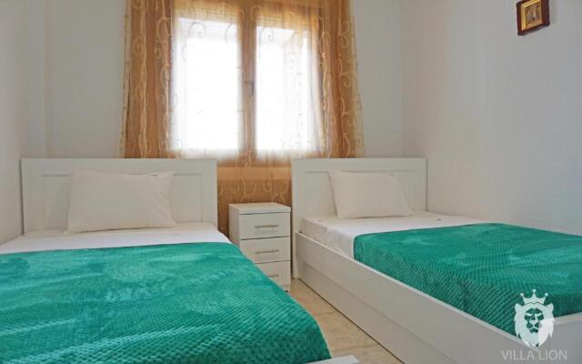 Villa Lion
