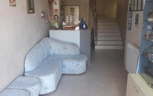 Dolphin Family Hotel