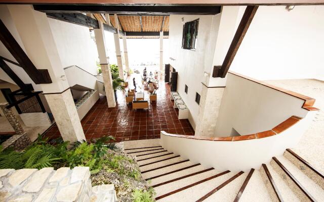 Emoha Dive Resort