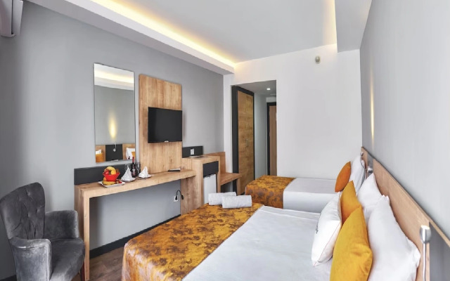 Clover Magic Park Side Otel