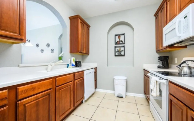 Beautiful Deluxe Condo, Vista Cay - 3024