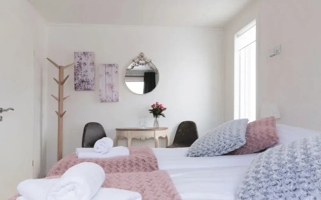 The Apartment - Öbbuhús