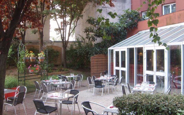 Median Paris Congres Hotel