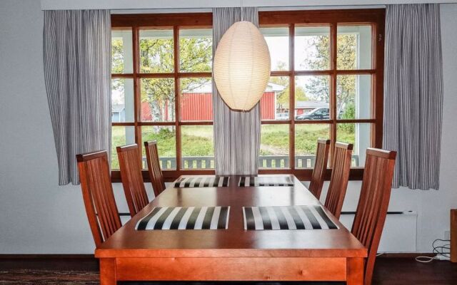Saariseläntie 8 a 1