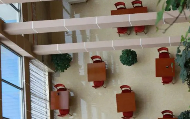 Qingtian Boutique Hotel (Zhaotong Fengxia Road)