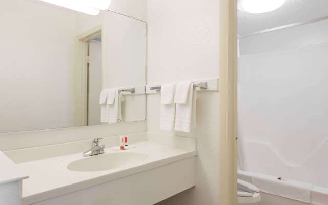Howard Johnson by Wyndham Virginia Beach