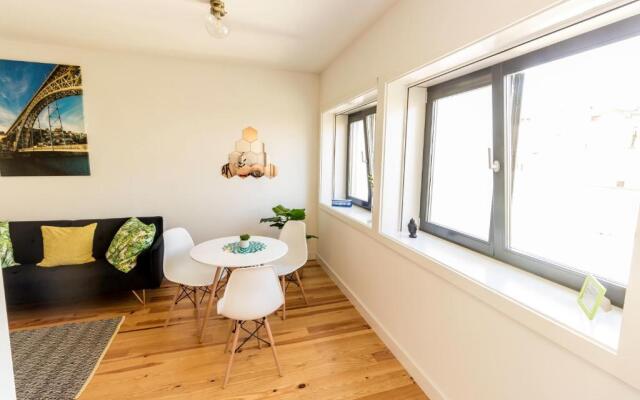 Guest H4U - Porto Batalha City Center