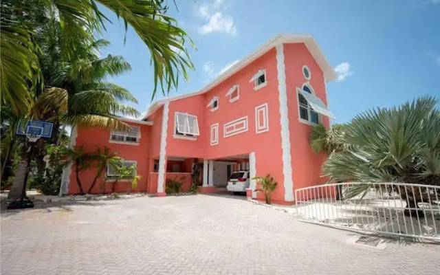 Coral Reef (Villa)