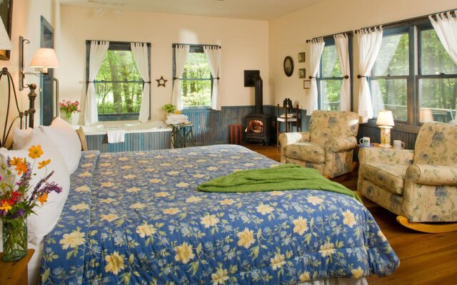 Inn & Spa at Cedar Falls