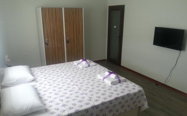 Royal Inn Seza Residence