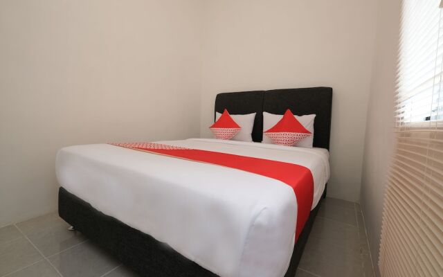 OYO 2551 Dewi Residence 2