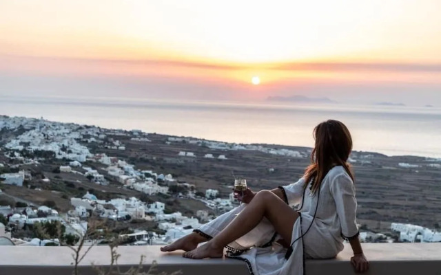 Nimbus Santorini