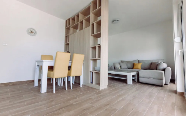 Waterfront Apartment Petrovina