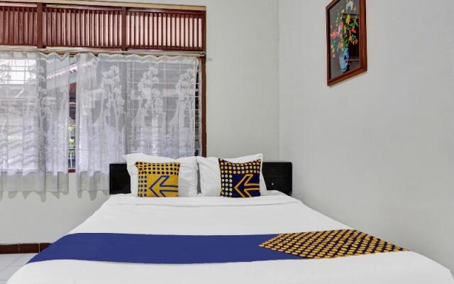 SPOT ON 90539 Taman Borobudur Guest House