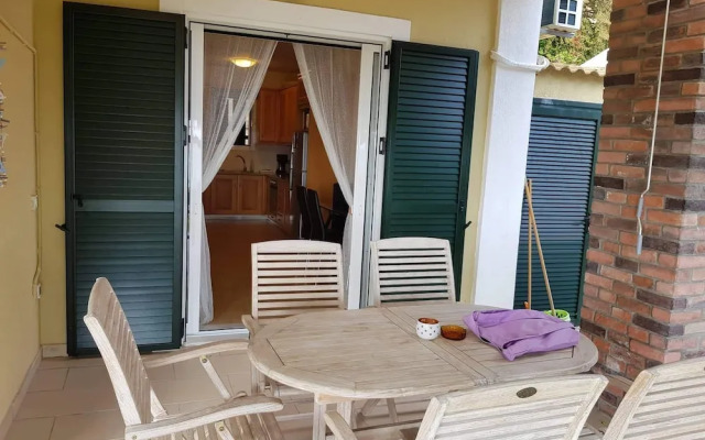 Menigos AB4G no50 Beachfront 2 Bdr Apt