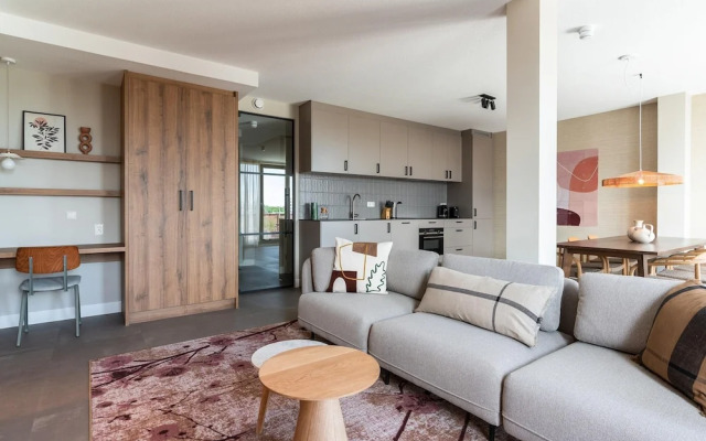 Spacious Apartment in Den Haag With View